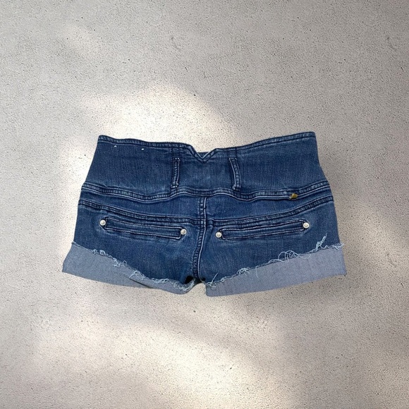 Almost Famous Mid Rise Micro Denim Shorts - Picture 1 of 3